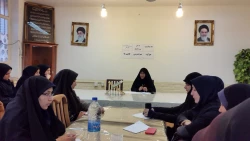 میزگرد هم اندیشی کانونها درروز دانشجو در پردیس فاطمه الزهرا(س)