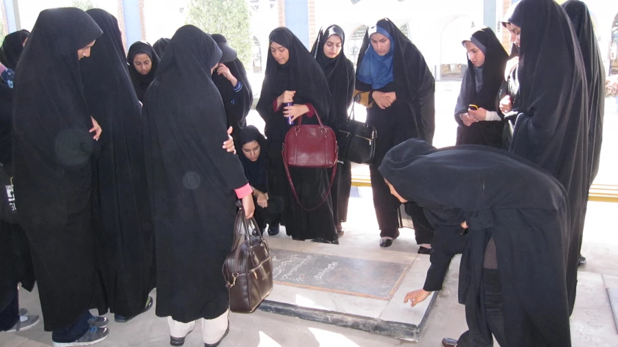 زیارت مزار مطهر شهدا