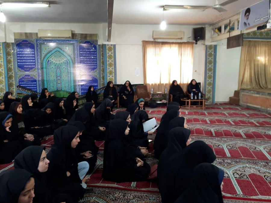 نشست صمیمی مسئولین پردیس با دانشجومعلمان به مناسبت هفته کیفیت آموزش