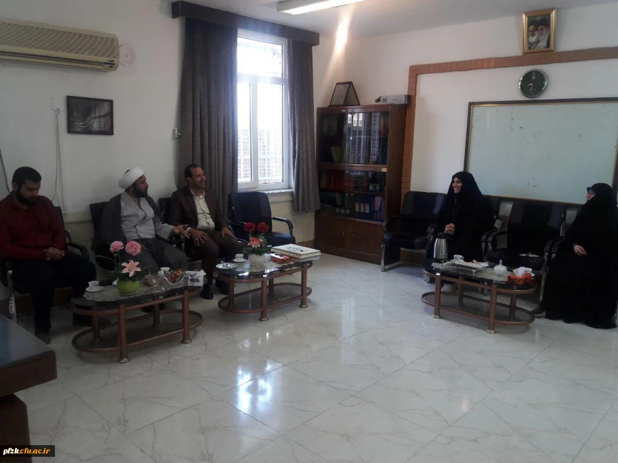 دیدار مسئول دفتر نمایندگی نهاد معظم رهبری در دانشگاه فرهنگیان  با پرسنل پردیس حضرت فاطمه الزهرا(س) به مناسبت تیریک سال نو