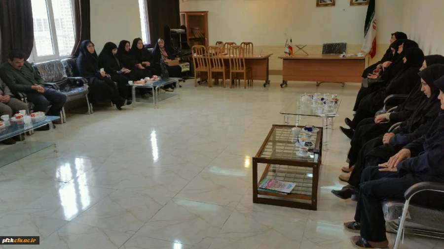 اولین جلسه شورای اداری پردیس حضرت فاطمه الزهرا(س) در سال 98