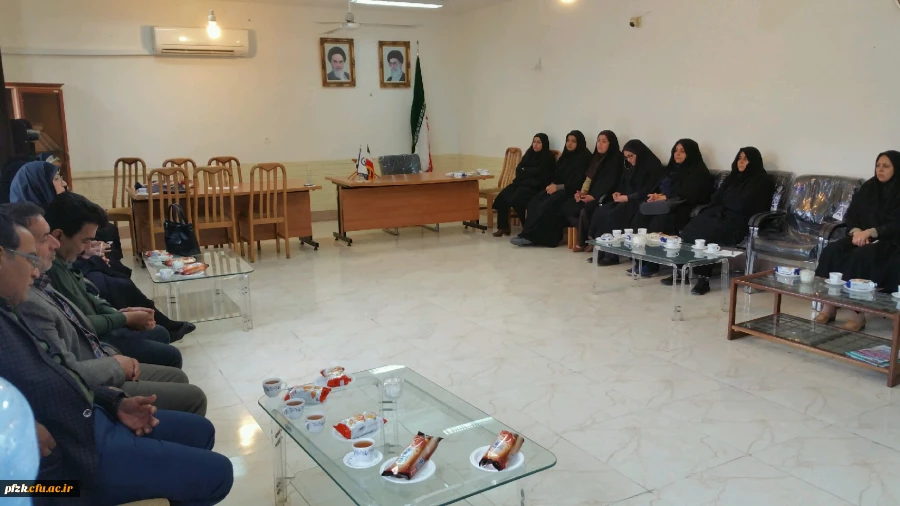 اولین جلسه شورای اداری پردیس حضرت فاطمه الزهرا(س) در سال 98