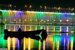 صبر بر سه گونه است: صبر بر مصیبت، و صبر بر اطاعت، و صبر بر [ترک] معصیت.