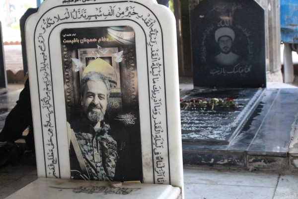  در روز دوشنبه مورخ 98/7/15بازدید دانشجویان پردیس فاطمه الزهرا(س) اهواز از گلزار شهدا  2