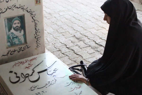  در روز دوشنبه مورخ 98/7/15بازدید دانشجویان پردیس فاطمه الزهرا(س) اهواز از گلزار شهدا  2