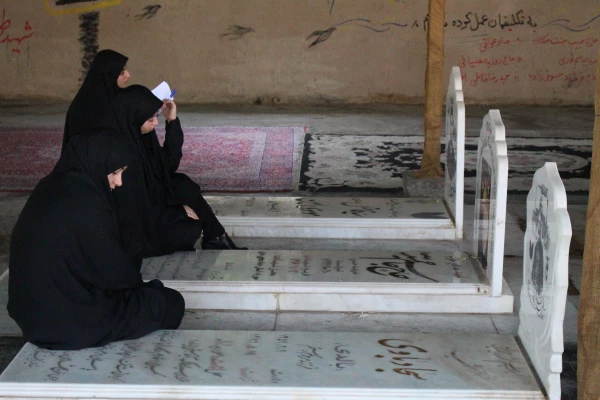  در روز دوشنبه مورخ 98/7/15بازدید دانشجویان پردیس فاطمه الزهرا(س) اهواز از گلزار شهدا  2