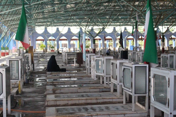  در روز دوشنبه مورخ 98/7/15بازدید دانشجویان پردیس فاطمه الزهرا(س) اهواز از گلزار شهدا  2