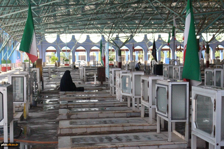  در روز دوشنبه مورخ 98/7/15بازدید دانشجویان پردیس فاطمه الزهرا(س) اهواز از گلزار شهدا  2