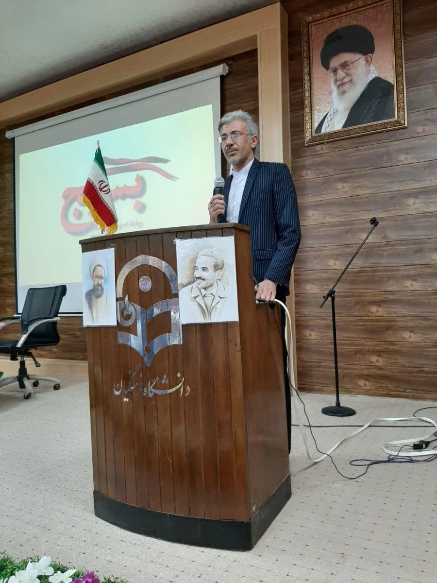 برگزاری همایش بسیج به مناسبت هفته بسیج در سالن امید واقع در ساختمان مدیریت امور پردیس های استان خوزستان خوزستان راس ساعت 10 صبح مورخ 5 آذر ماه 98 برگزار گردید. 3