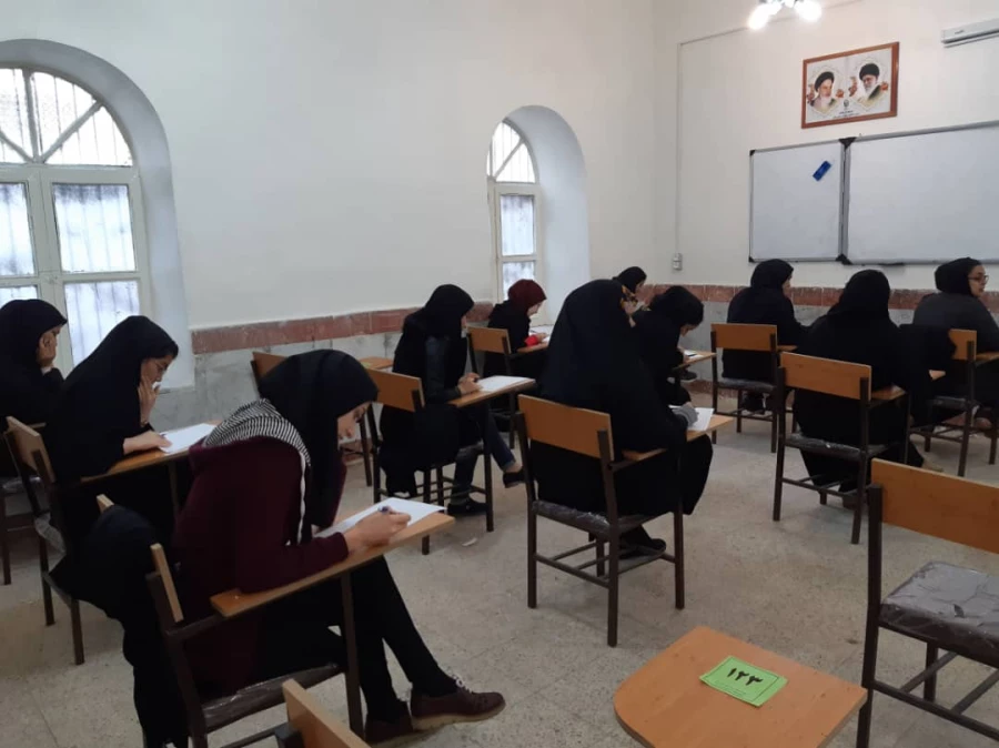 برگزاریرو بازدید از برگزاری امتحانات پایان ترم نیم سال اول تحصیلی ۹۸-۹۹ 5