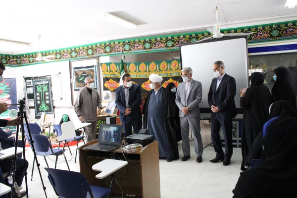 تقدیم تقدیر نامه به اساتید بسیجی و رزمنده