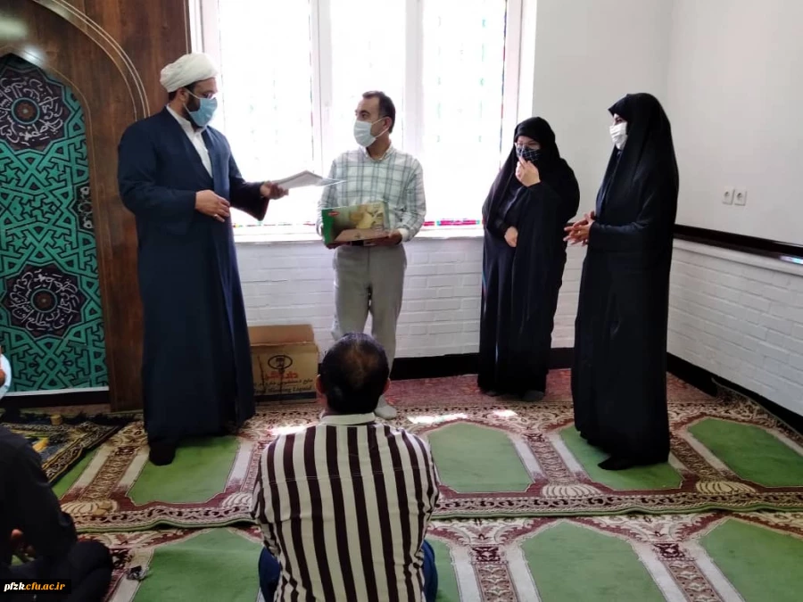 اهداء جوایز مسابقات فرهنگی