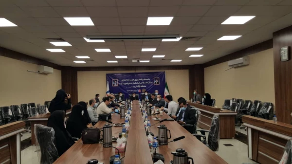 نشست دکترخنیفر با نمایندگان و مسئولان شهرستانهای آبادان و خرمشهر در سازمان منطقه آزاد اروند