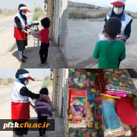 توزیع بسته های نوشت افزار میان خانواده های کم بضاعت توسط کانون هلال احمر دانشگاه فرهنگیان مرکز اروند آبادان