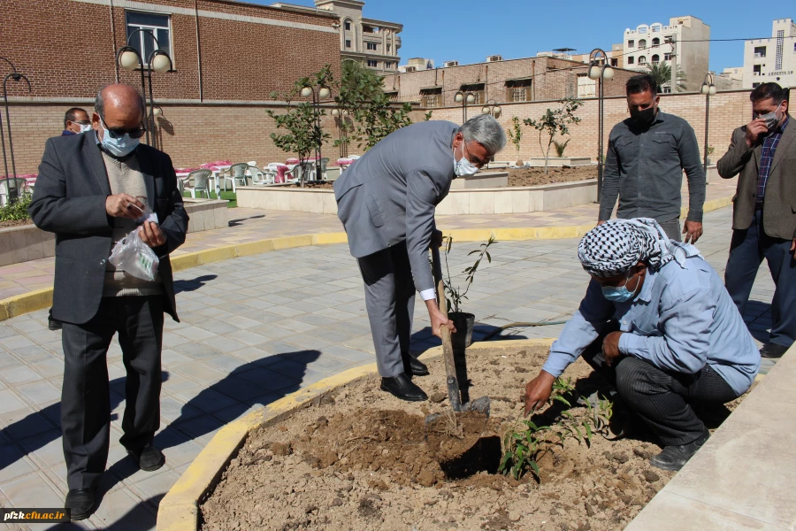 مراسم کاشت نهال با نام «روز سبز» در پردیس حضرت فاطمه الزهرا(س) اهواز