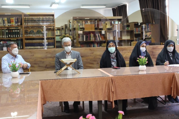 برگزاری جلسه شورای اداری در پردیس حضرت فاطمه الزهرا(س) اهواز