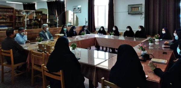 برگزاری جلسه شورای اداری در پردیس حضرت فاطمه الزهرا(س) اهواز