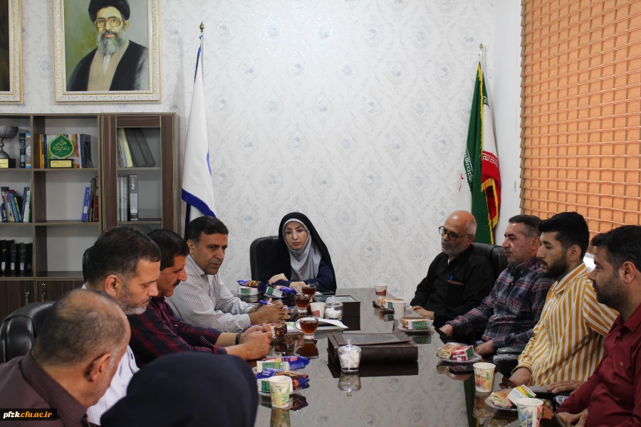 برگزاری جلسه با  عوامل آشپزخانه در پردیس حضرت فاطمه الزهرا(س) اهواز
