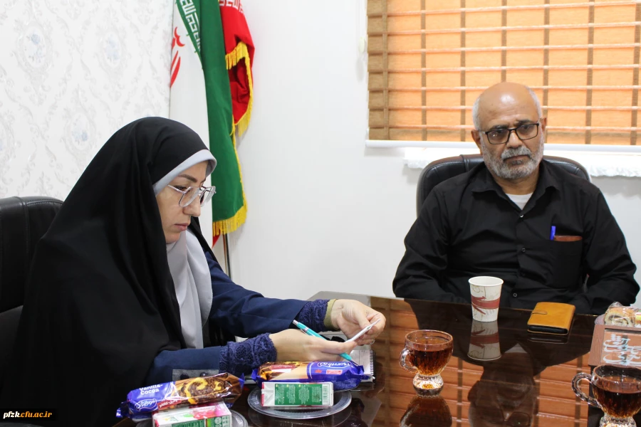 برگزاری جلسه با  عوامل آشپزخانه در پردیس حضرت فاطمه الزهرا(س) اهواز
