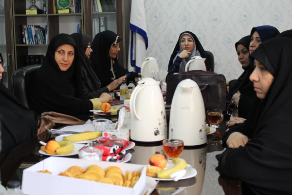 جلسه هم اندیشی سرپرست پردیس حضرت فاطمه الزهرا(س) با اعضای هیات علمی