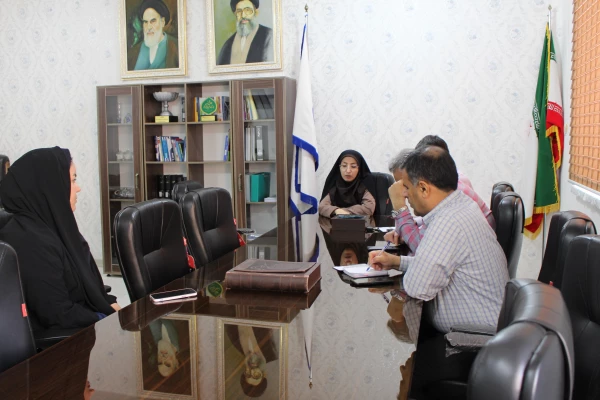 جلسه دکتر جان بزرگی با کارکنان حوزه مالی پردیس حضرت فاطمه الزهرا(س) اهواز