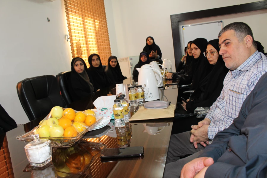 مراسم تجلیل از دانشجو معلمان ممتاز شاهد و ایثارگر پردیس حضرت فاطمه الزهرا(س) خوزستان 