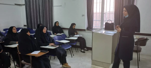 برگزاری کارگاه به مناسبت هفته سلامت ملی بانوان در پردیس حضرت فاطمه الزهرا(س) اهواز

