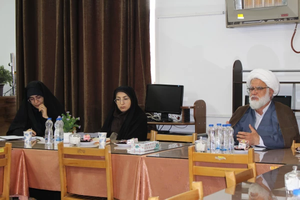 نشست صمیمی مسئول دفتر نهاد رهبری مقام معظم رهبری در دانشگاه فرهنگیان خوزستان با تشکل ها و کانون های فرهنگی پردیس حضرت فاطمه الزهرا(س) اهواز