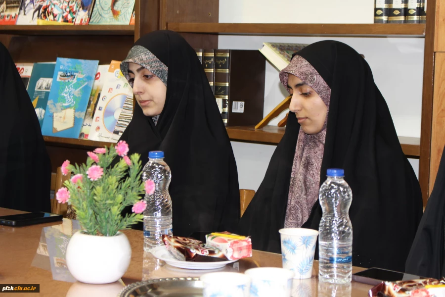 نشست صمیمی مسئول دفتر نهاد رهبری مقام معظم رهبری در دانشگاه فرهنگیان خوزستان با تشکل ها و کانون های فرهنگی پردیس حضرت فاطمه الزهرا(س) اهواز