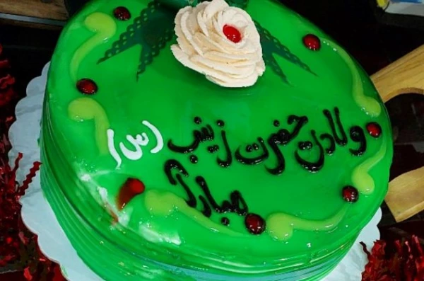 برگزاری جشن ولادت با سعادت حضرت زینب کبری(س) و دعوت به نماز جماعت، در نمازخانه خوابگاه فاطمه الزهرا(س) پادادشهر