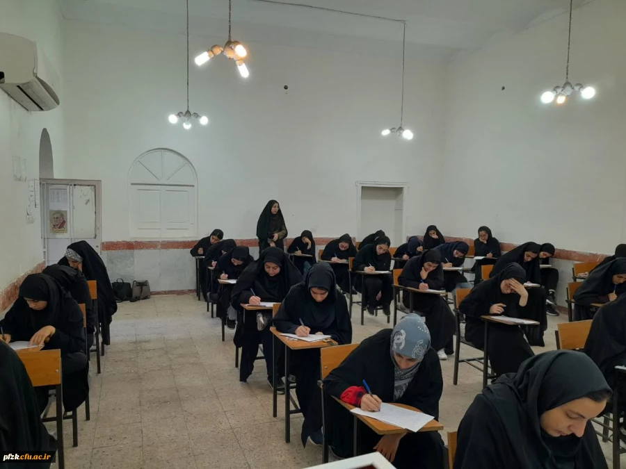 بازدید سرپرست پردیس حضرت فاطمه الزهرا(س) اهواز از امتحانات پایان ترم نیمسال اول تحصیلی 1402