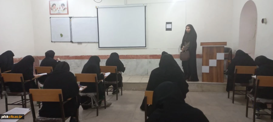 بازدید سرپرست پردیس حضرت فاطمه الزهرا(س) اهواز از امتحانات پایان ترم نیمسال اول تحصیلی 1402