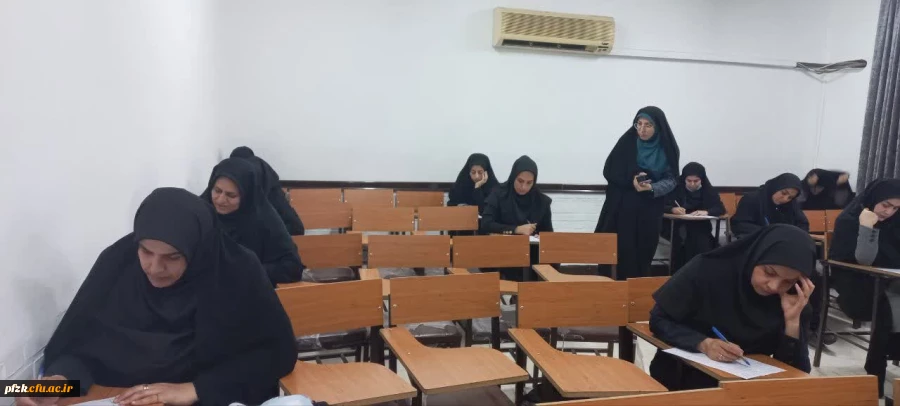 بازدید سرپرست پردیس از آزمون پایانی پودمان دوم در پردیس حضرت فاطمه الزهرا(س) اهواز