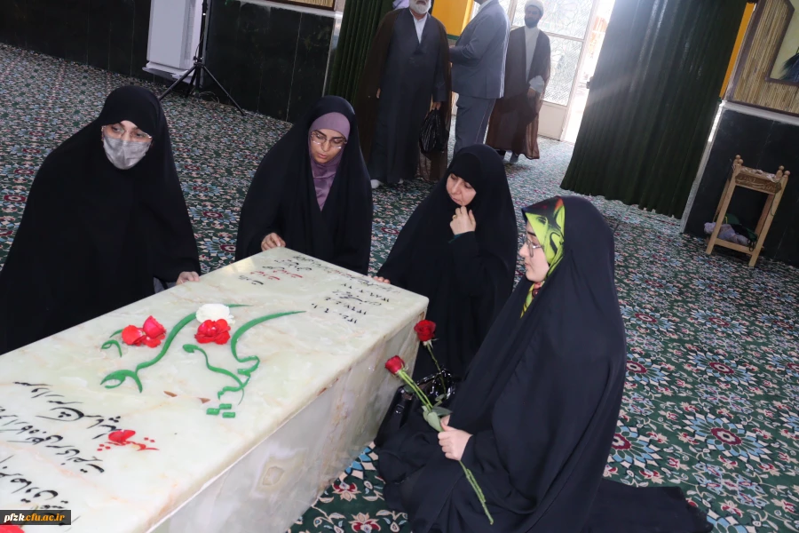 مراسم غبارروبی و عطرافشانی مزار شهدا 