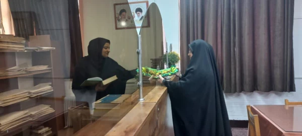 توزیع شیرینی بین پرسنل پردیس حضرت فاطمه الزهرا(س) اهواز به  مناسبت سالروز ازدواج حضرت علی (ع) و حضرت فاطمه (س) 