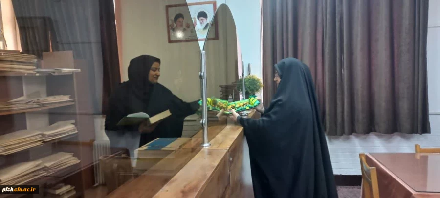 توزیع شیرینی بین پرسنل پردیس حضرت فاطمه الزهرا(س) اهواز به  مناسبت سالروز ازدواج حضرت علی (ع) و حضرت فاطمه (س) 