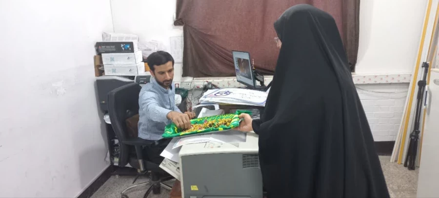 توزیع شیرینی بین پرسنل پردیس حضرت فاطمه الزهرا(س) اهواز به  مناسبت سالروز ازدواج حضرت علی (ع) و حضرت فاطمه (س) 