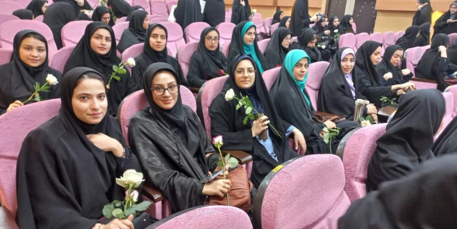 آیین دانش آموختگی دانشجومعلمان ورودی ۹۹ پردیس حضرت فاطمه الزهرا(س) با حضور مدیر کل آموزش و پرورش خوزستان