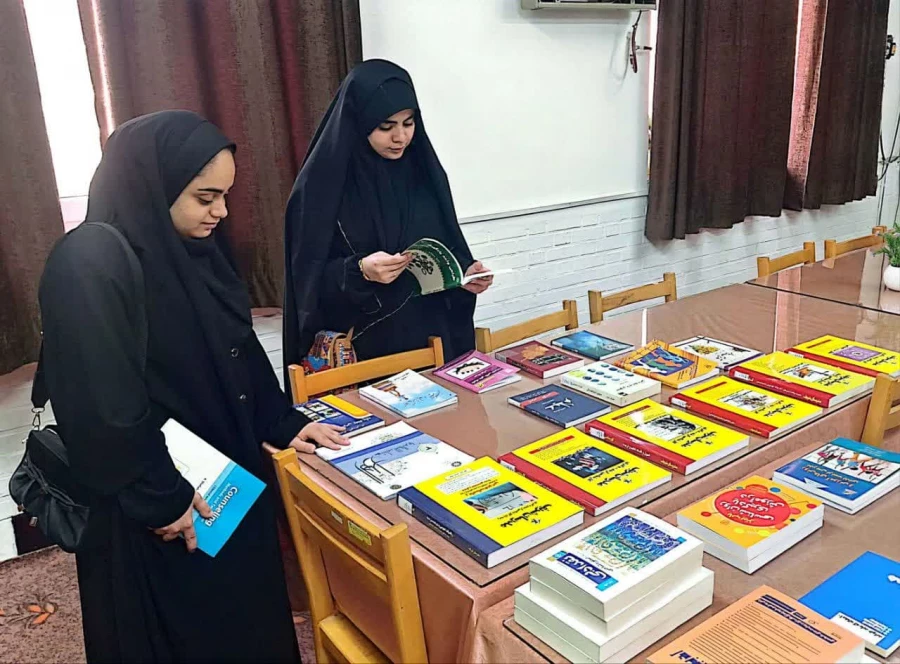 برگزاری نمایشگاه تازه های کتاب در کتابخانه پردیس حضرت فاطمه الزهرا (س) ساختمان پادادشهر به مناسبت هفته کتاب و کتابخوانی