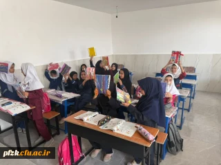 توزیع لوازم التحریر در مدارس کم برخوردار