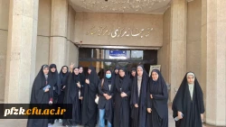 بازدید دانشجویان پردیس فاطمه الزهرا (س) اهواز از کتابخانه و نمایشگاه دایر در کتابخانه مرکزی دانشگاه شهید چمران اهواز به مناسبت هفته کتاب و کتابخوانی 