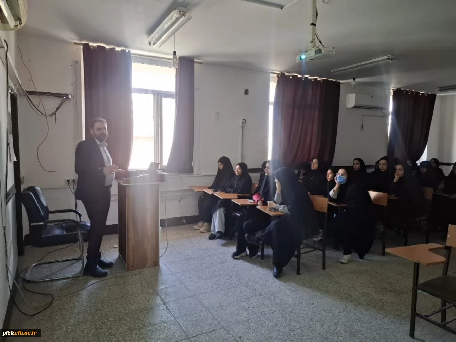 کارگاه آموزشی آشنایی با طرح شهید وزوایی و طرح های حمایتی بنیاد ملی نخبگان