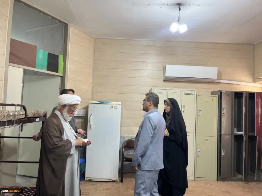 مجید حمدانی ریاست دانشگاه فرهنگیان از خوابگاه ها و سراهای دانشجویی و ساختمان آموزشی دکتر حسابی دانشگاه فرهنگیان فاطمه الزهرا (س) اهواز بازدید کردند.